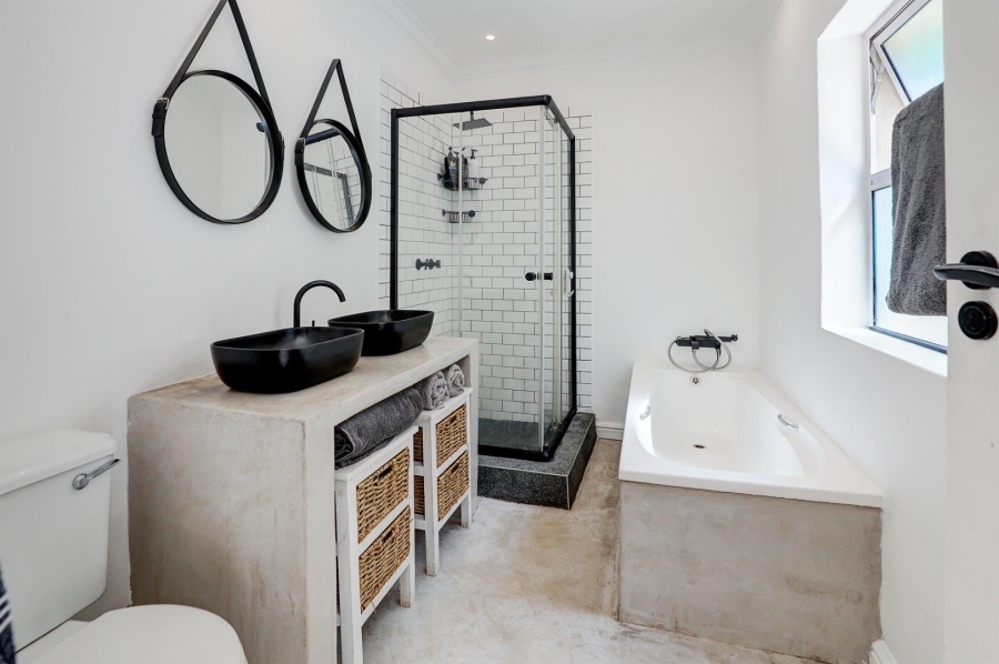 4 Bedroom Property for Sale in Van Riebeeckshof Western Cape